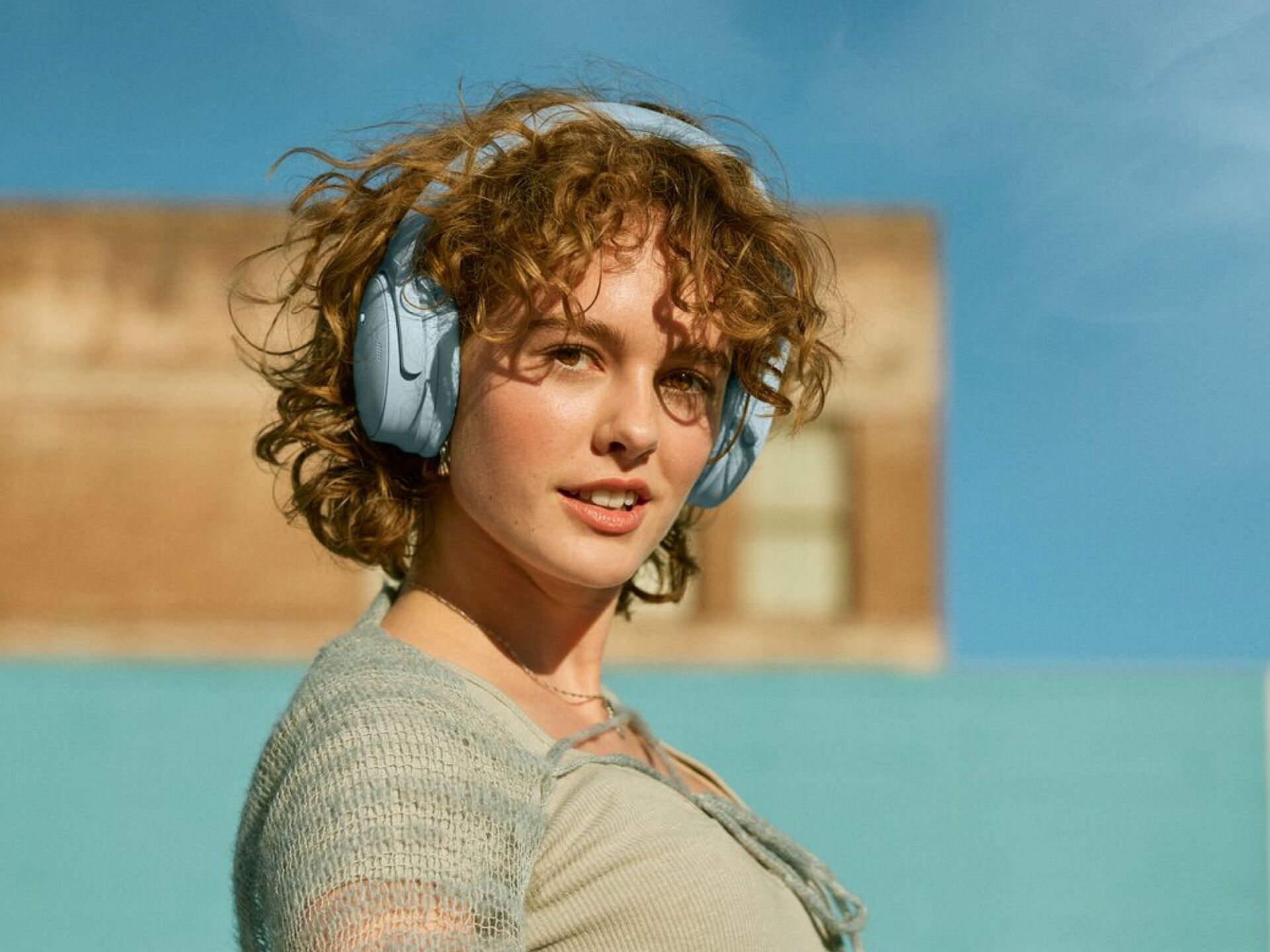 Bose QuietComfort® 45 headphones Video